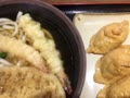 今日のお昼ごはん。「天ぷらうどん定食」です。